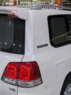 تۆیۆتا لاند کروزەر